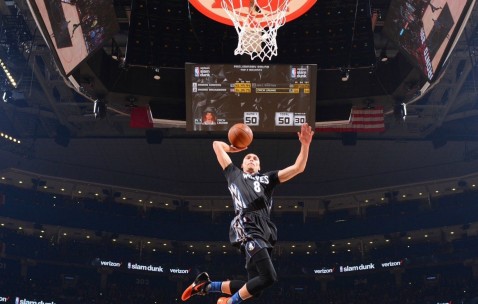 开云足球直播-阿拉巴点燃赛场，美加之争背后的足球移民革命