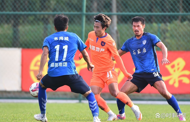 欧预赛双雄对决:硝烟弥漫中,激战场上风起云涌 欧预赛双雄对决:硝烟弥漫中,激战场上风起云涌