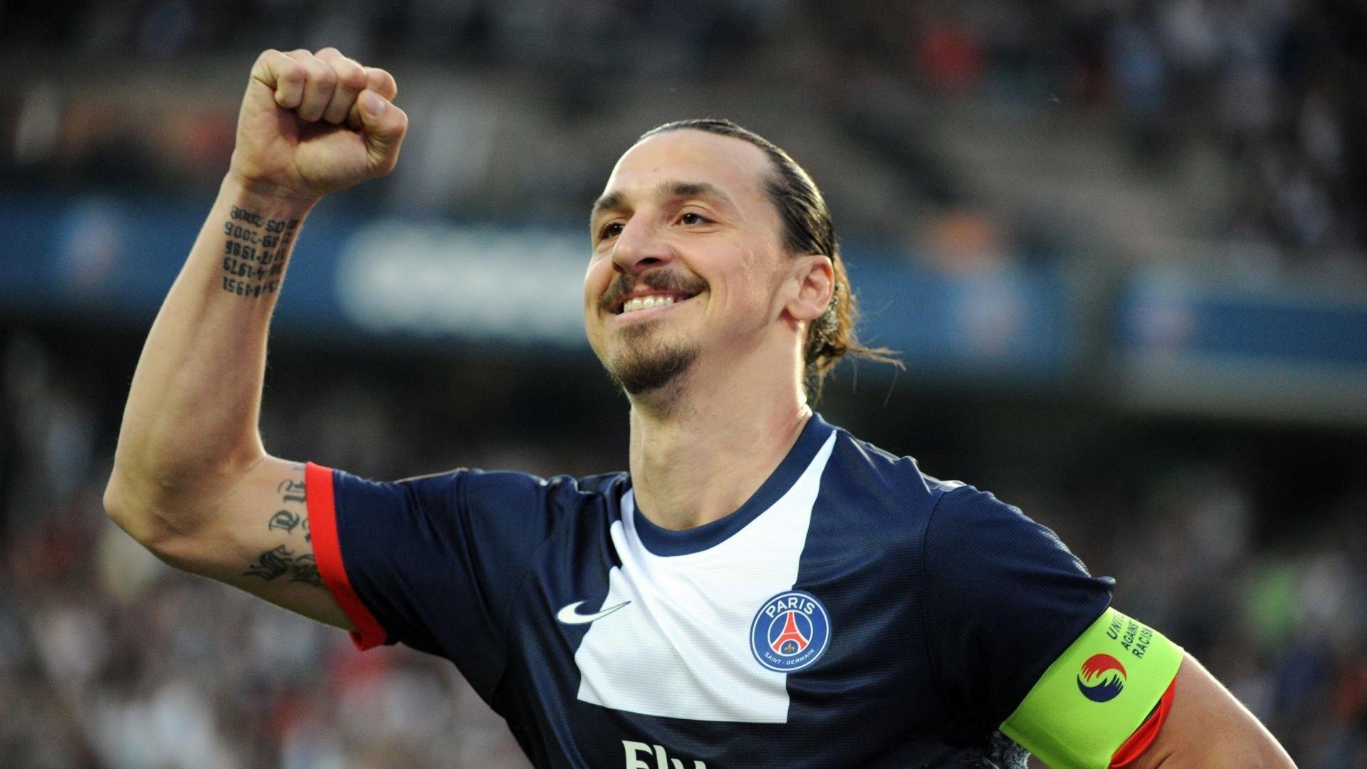 德甲争冠战焦点战，曼联击溃奥地利，背后折射的足球战略启示