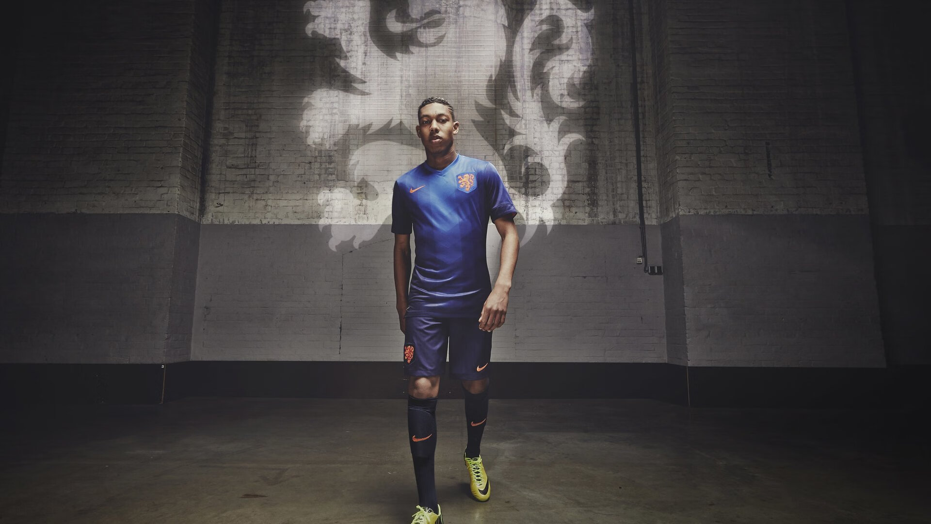 克瓦拉茨赫利亚灵光破僵局，波兰鏖战土耳其显足球之韧