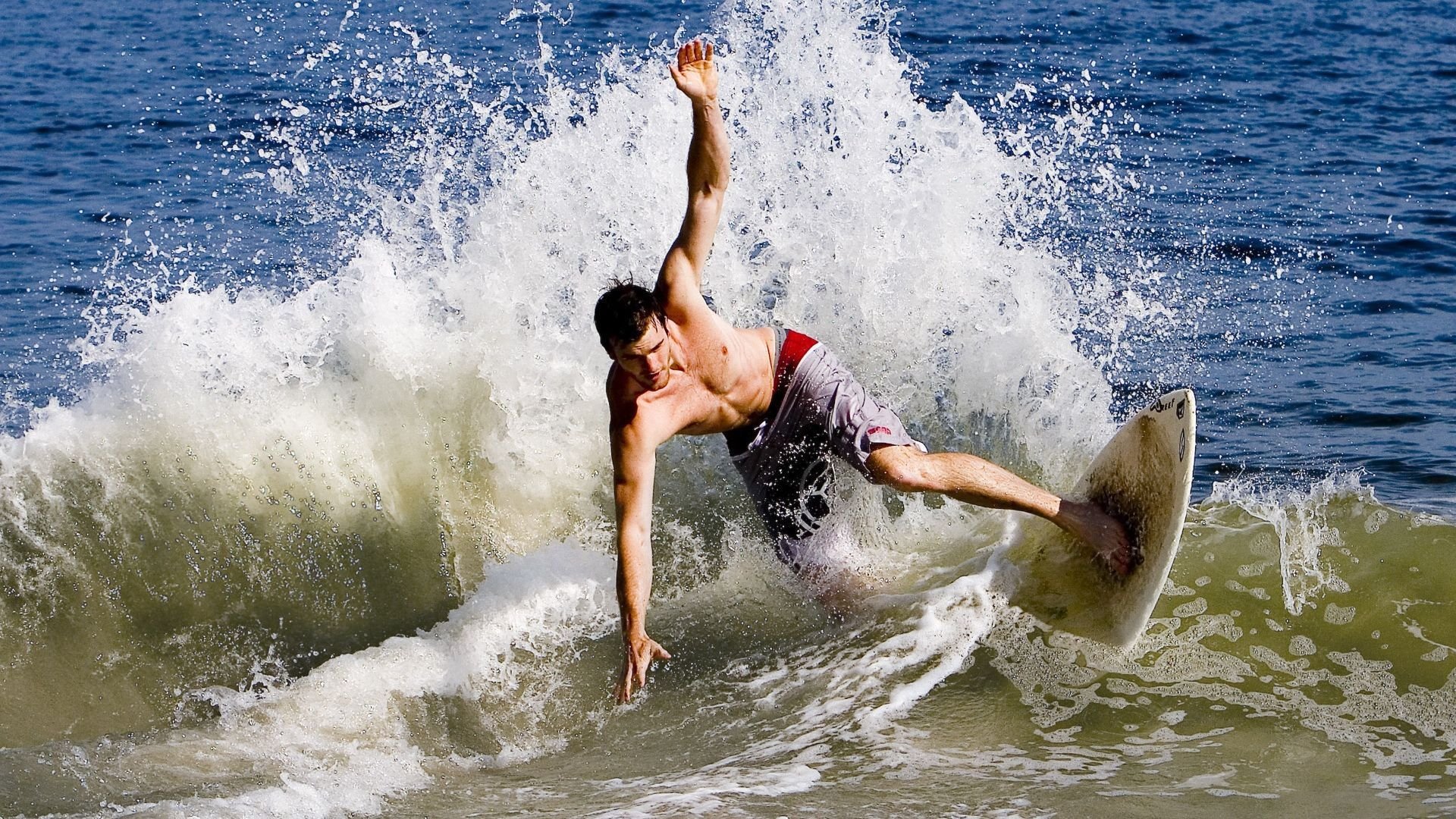 加维的攻防转换艺术，破解加纳式封锁与乌拉圭的战术启示