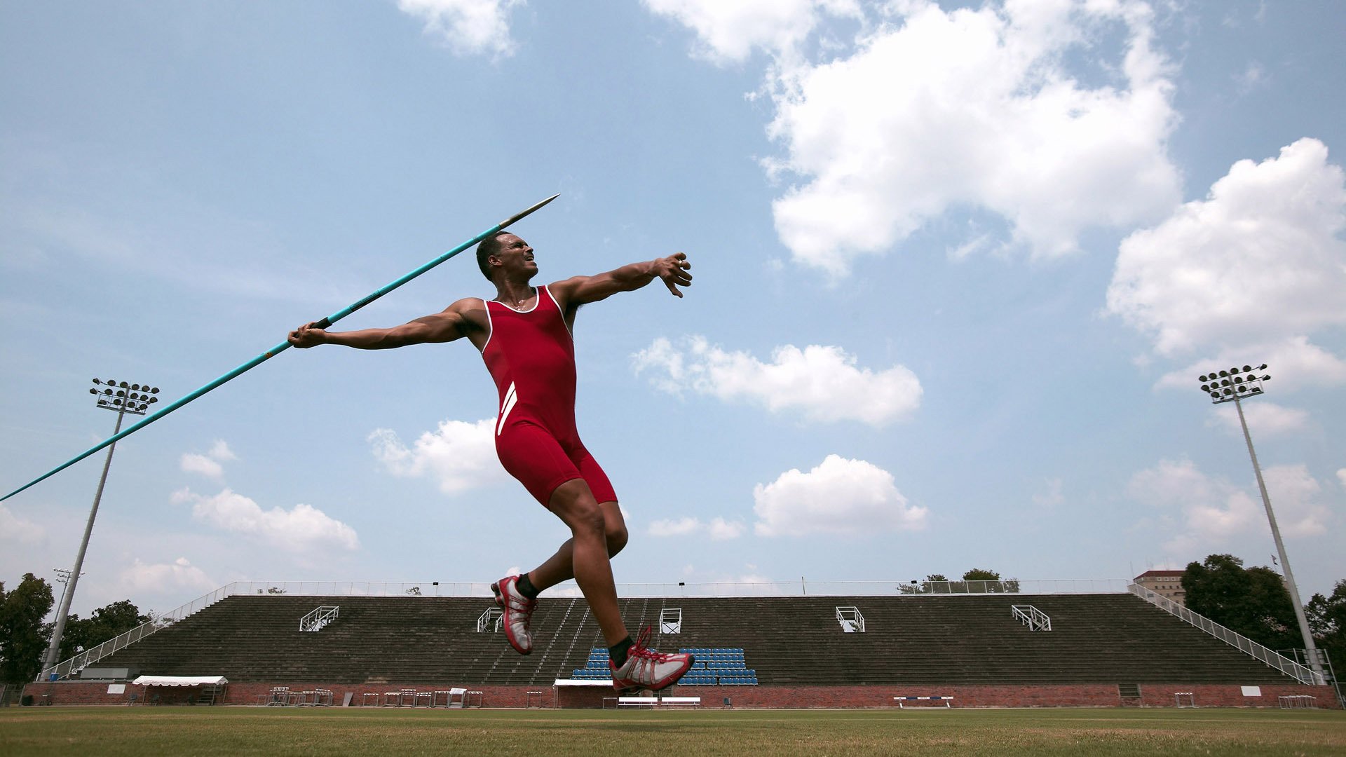 一夫当关与桑巴狂舞，库尔图瓦的钢铁防线，巴西的压迫艺术